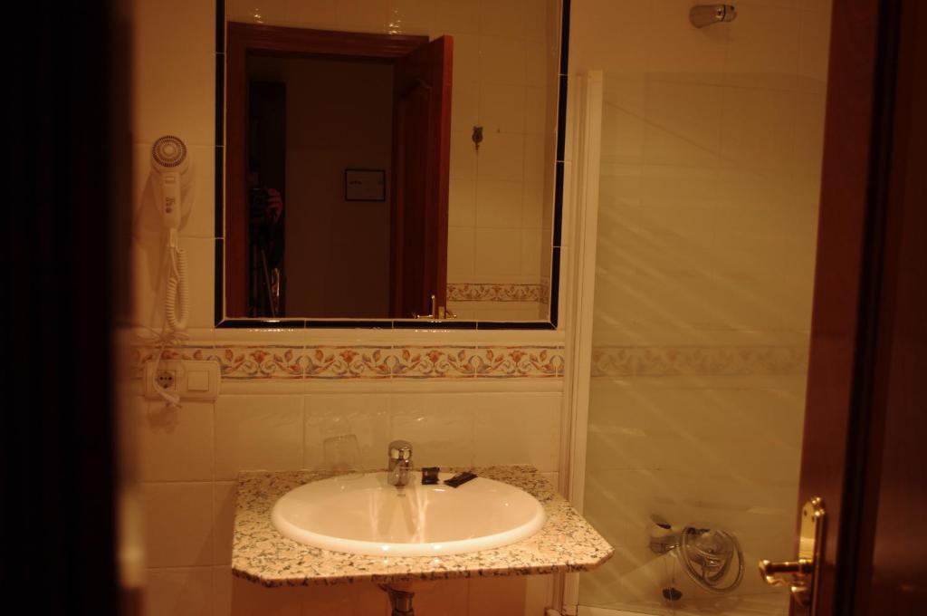 Hotel La Jara-Arribes Aldeadávila de la Ribera Cameră foto